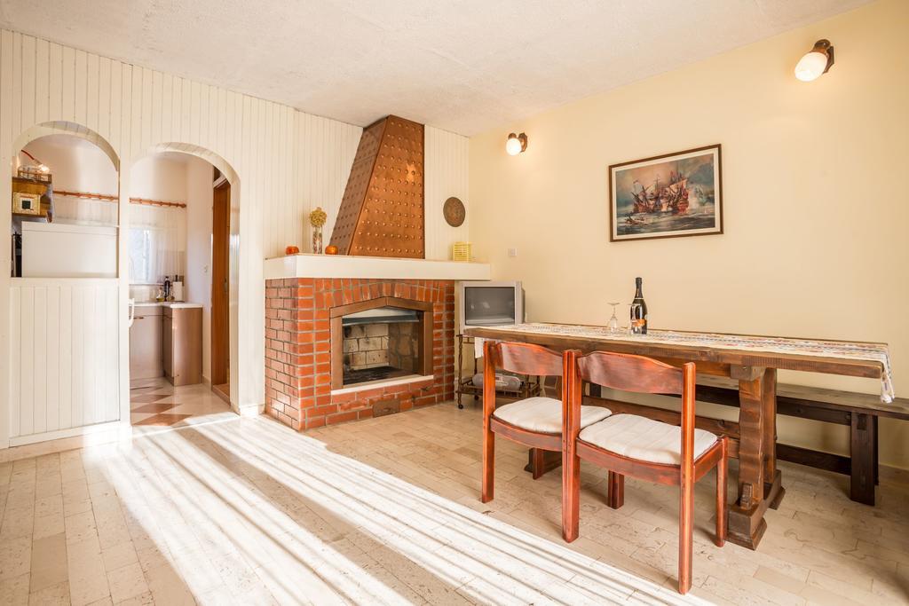 Apartment Srecko Винишче Экстерьер фото