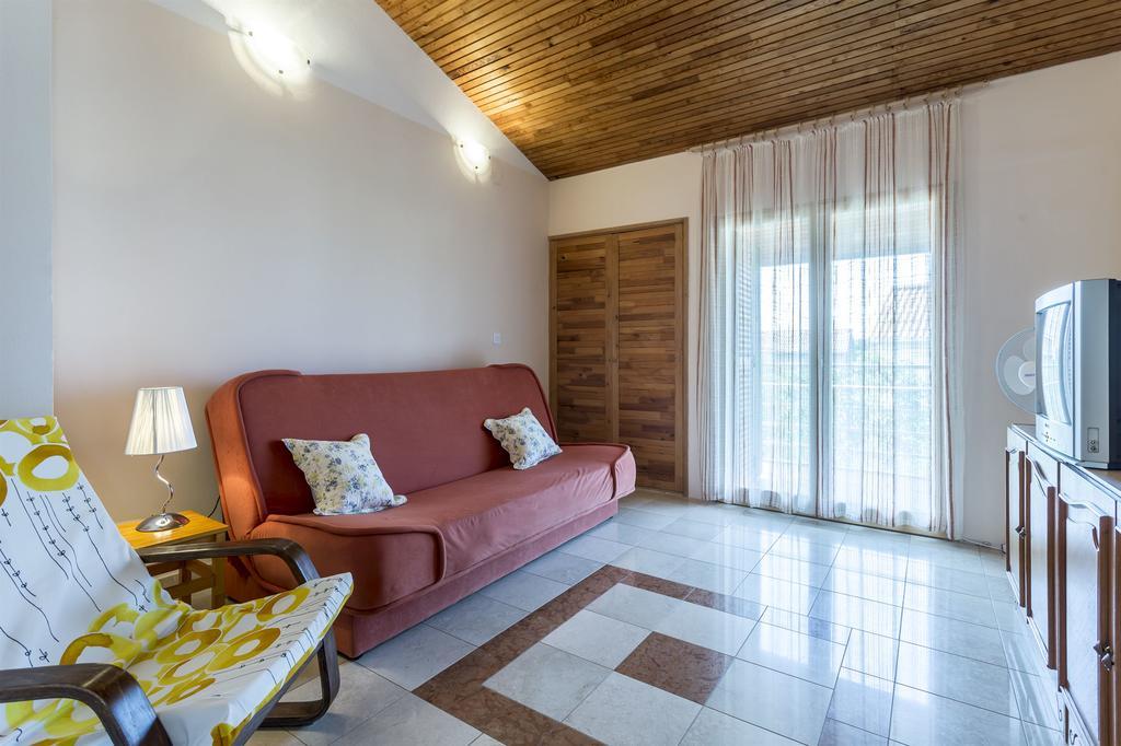 Apartment Srecko Винишче Экстерьер фото