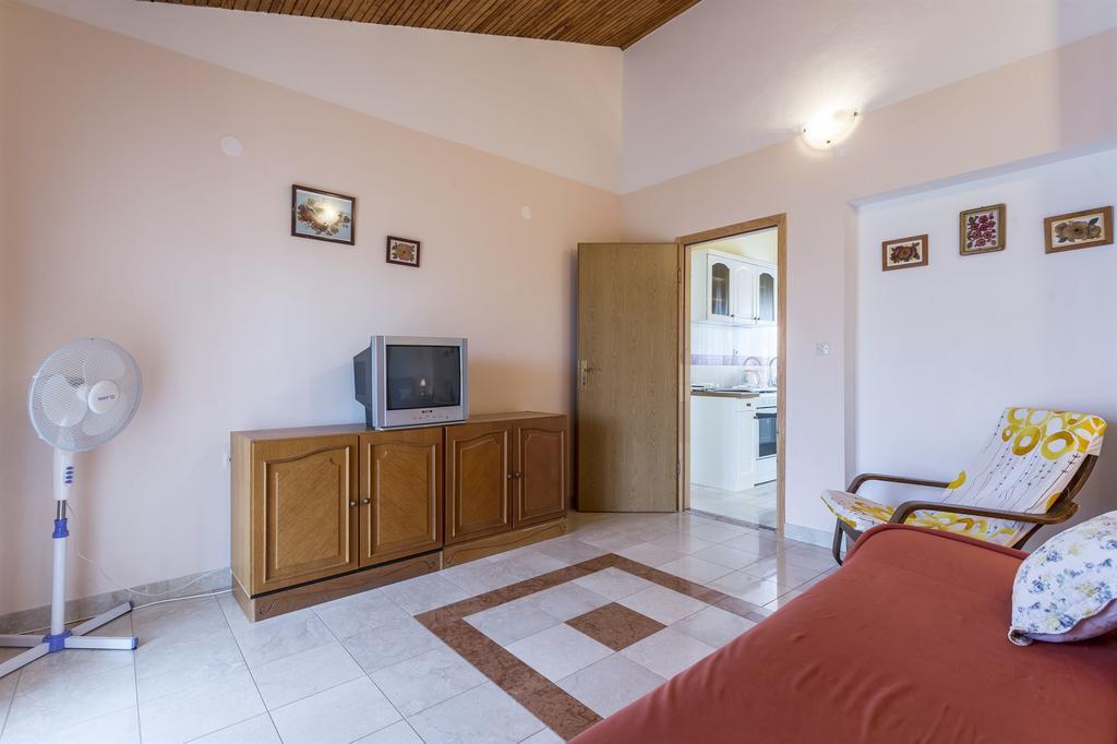 Apartment Srecko Винишче Экстерьер фото