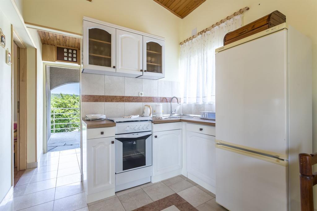 Apartment Srecko Винишче Экстерьер фото